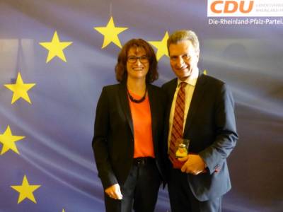 mit EU-Kommissar Gnther Oettinger - mit EU-Kommissar Günther Oettinger